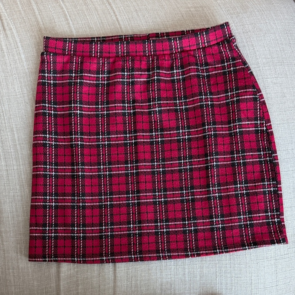 Chic Red/Black Plaid Mini Skirt